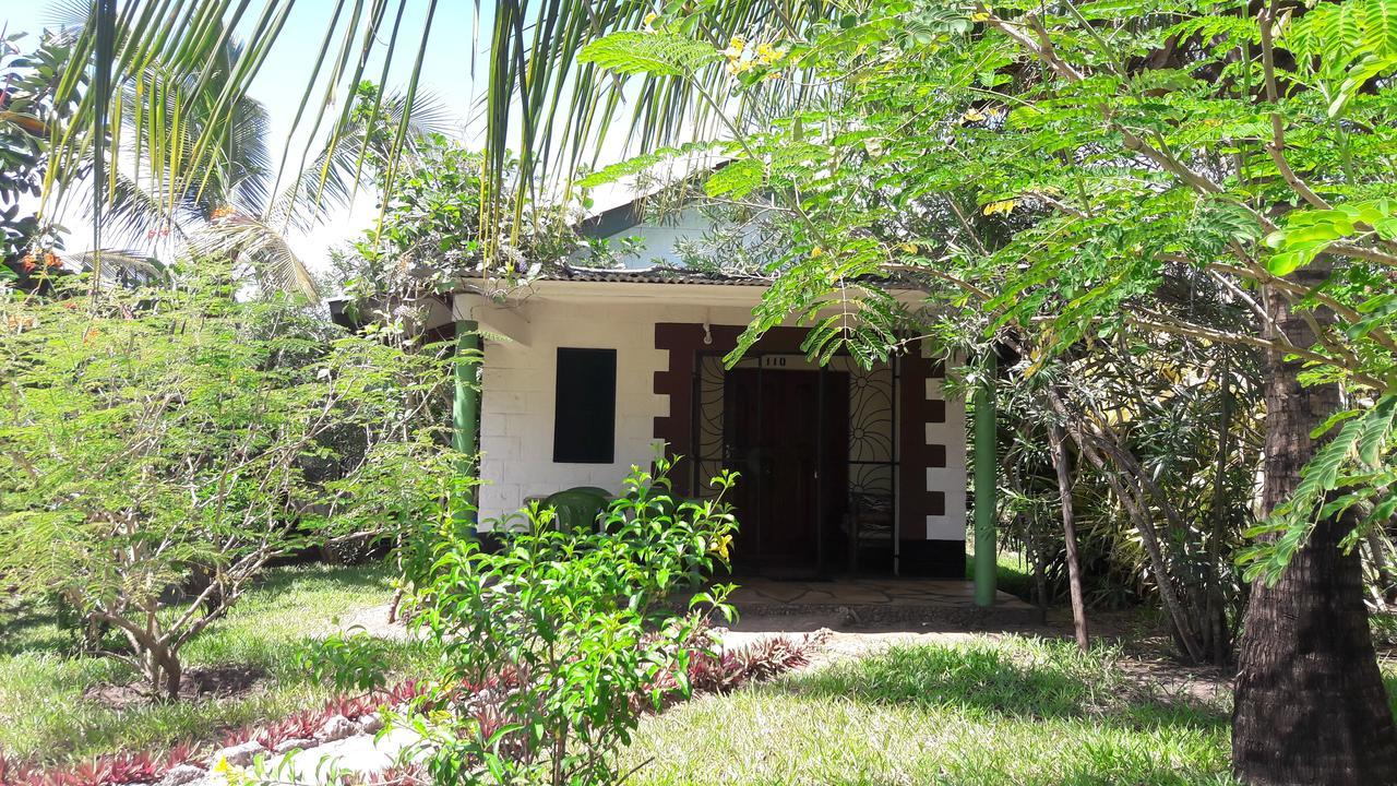 African Dream Cottages - Playa de Diani Exterior foto